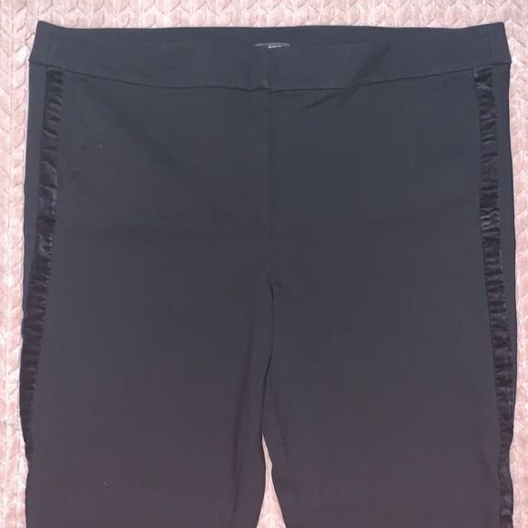 LOFT Pants - LOFT Women’s Black Marisa Trousers with Velvet Line